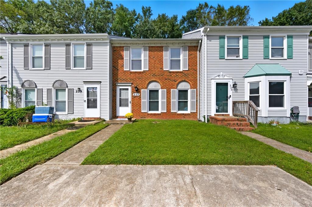 227 Mannings LN