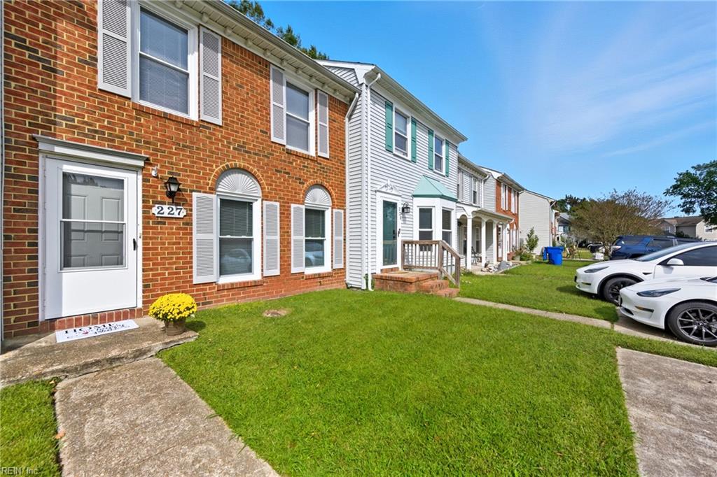 227 Mannings LN