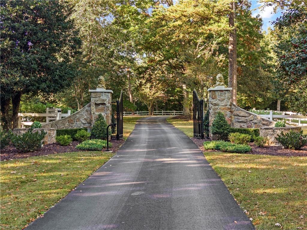 Photo of 262 Thompson Lane, Williamsburg, VA 23188 (MLS # 10607246)