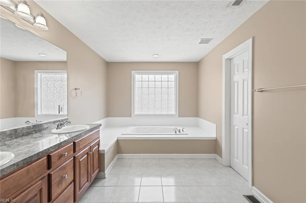 Poquoson, Virginia 23662, United States, 5 Bedrooms Bedrooms, ,3 BathroomsBathrooms,Residential,Active,220649