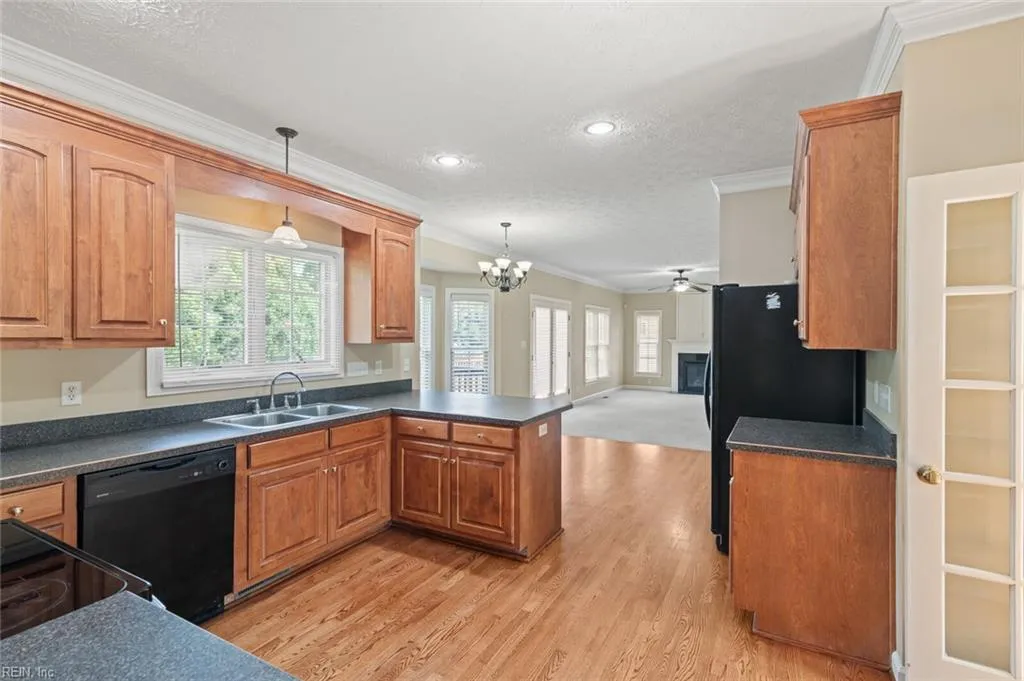 Poquoson, Virginia 23662, United States, 5 Bedrooms Bedrooms, ,3 BathroomsBathrooms,Residential,Active,220649