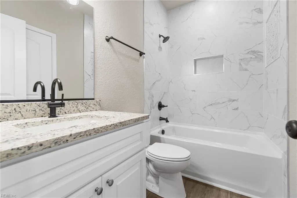 Portsmouth, Virginia 23704, United States, 4 Bedrooms Bedrooms, ,3 BathroomsBathrooms,Residential,Pending,84166