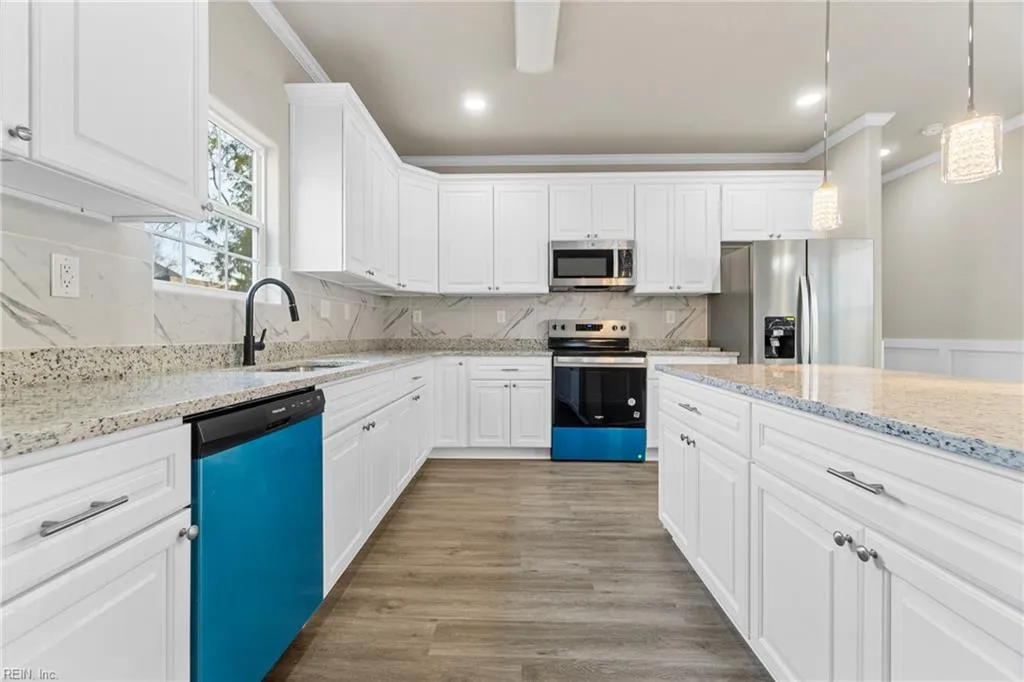 Portsmouth, Virginia 23704, United States, 4 Bedrooms Bedrooms, ,3 BathroomsBathrooms,Residential,Pending,84166