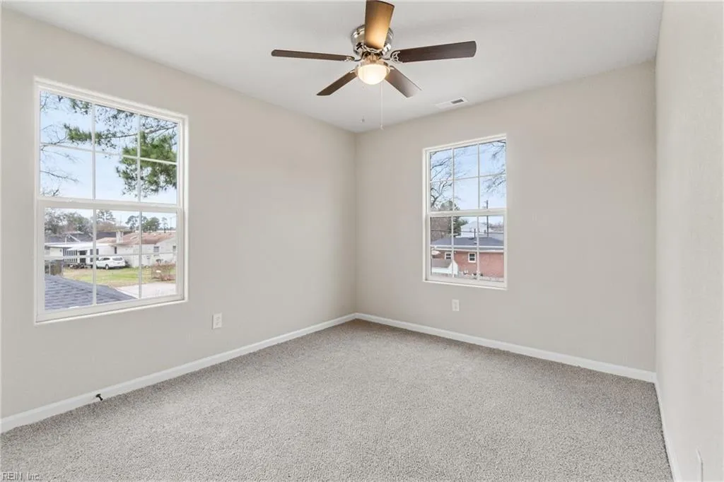 Portsmouth, Virginia 23704, United States, 4 Bedrooms Bedrooms, ,3 BathroomsBathrooms,Residential,Pending,84166