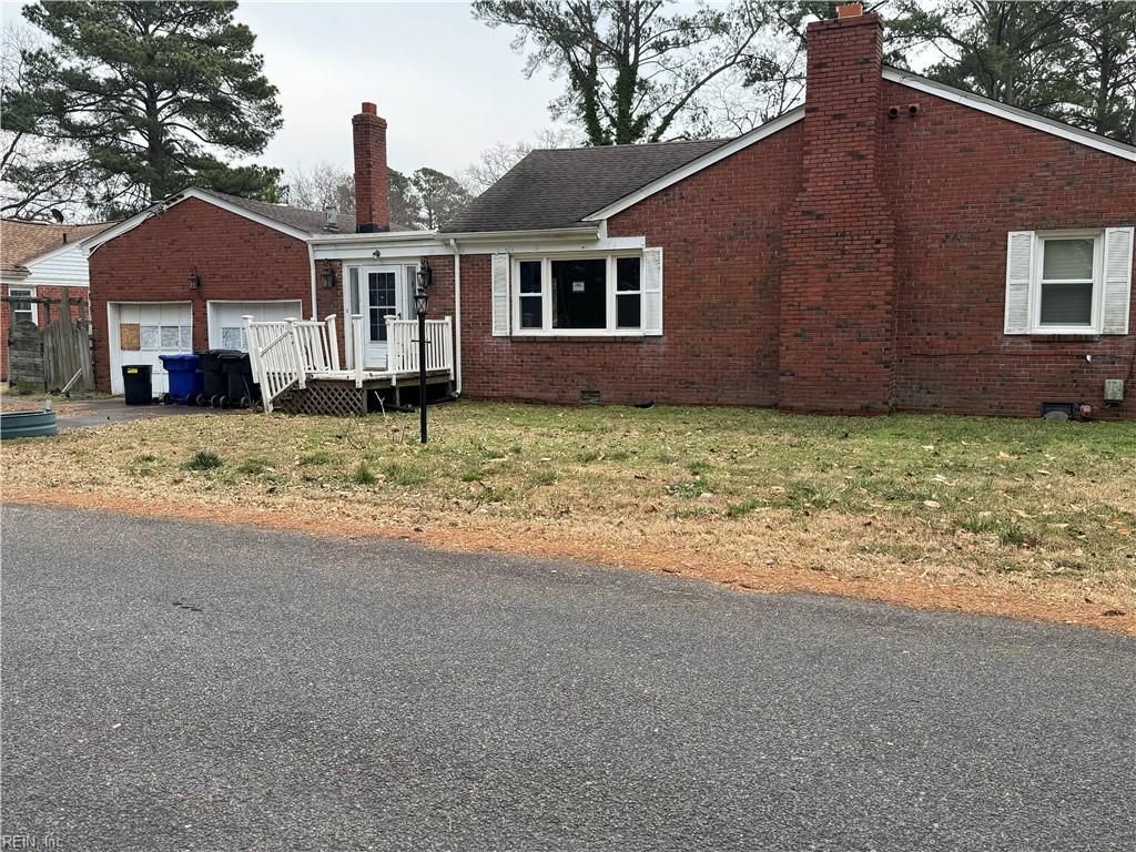 Photo of 339 Saunders Drive, Portsmouth, VA 23701 (MLS # 10619668)