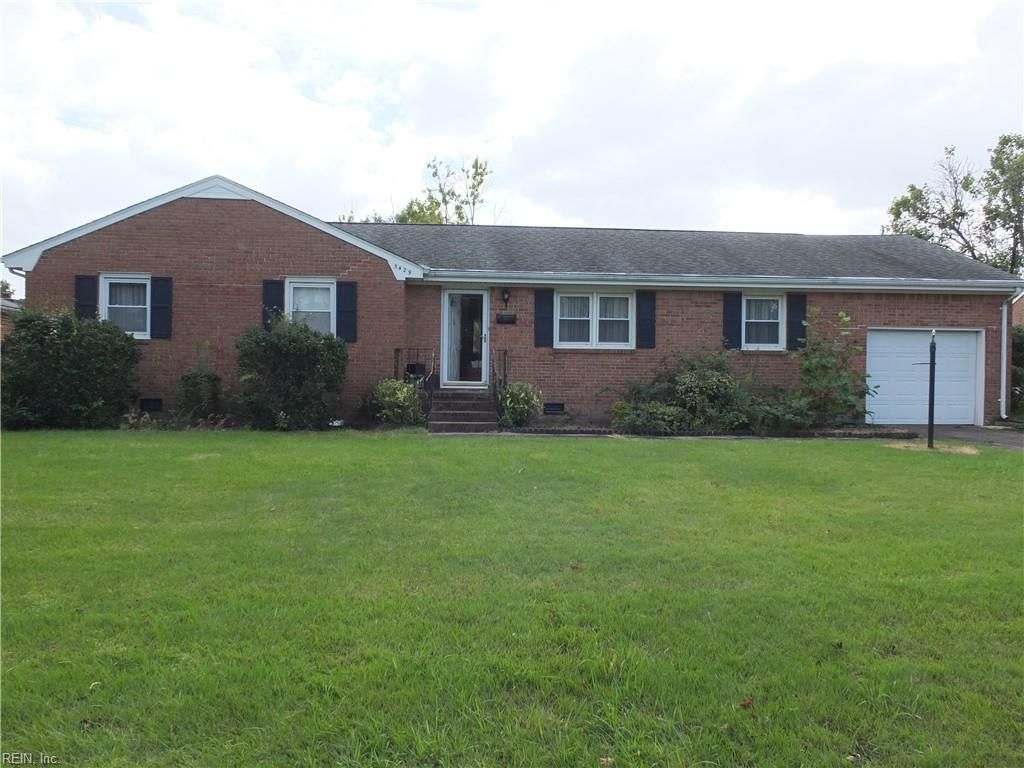 Photo of 3429 Plum Crescent, Virginia Beach, VA 23453 (MLS # 10605010)