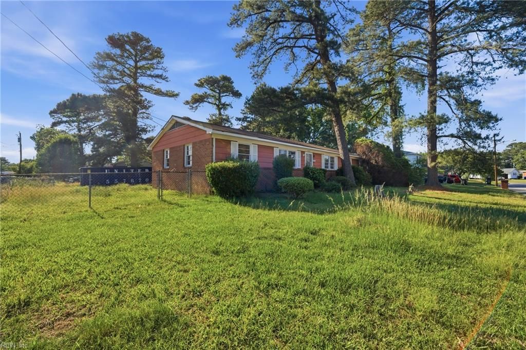 Photo of 1414 Loren Crescent, Portsmouth, VA 23701 (MLS # 10634329)