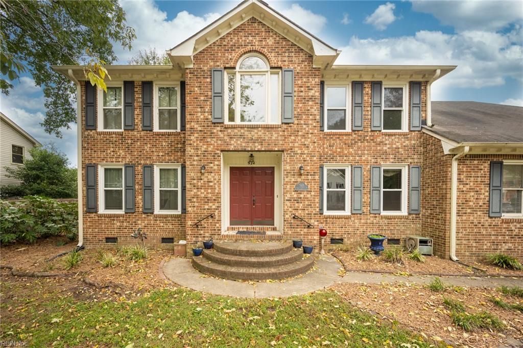 Photo of 924 Fox Ridge Trail, Chesapeake, VA 23322 (MLS # 10626080)