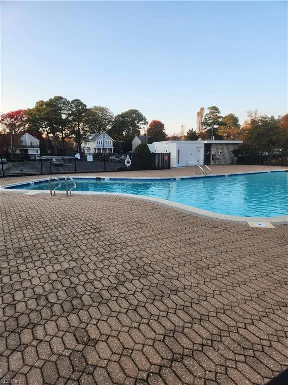 Norfolk, Virginia 23505, United States, 3 Bedrooms Bedrooms, ,2 BathroomsBathrooms,Residential,Active,242815