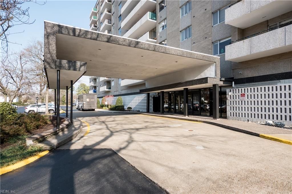 Photo of 7320 Glenroie Avenue #10F, Norfolk, VA 23505 (MLS # 10609710)