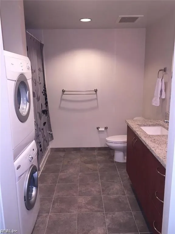 Virginia Beach, Virginia 23462, United States, 1 Bedroom Bedrooms, ,1 BathroomBathrooms,Residential,Pending,121964