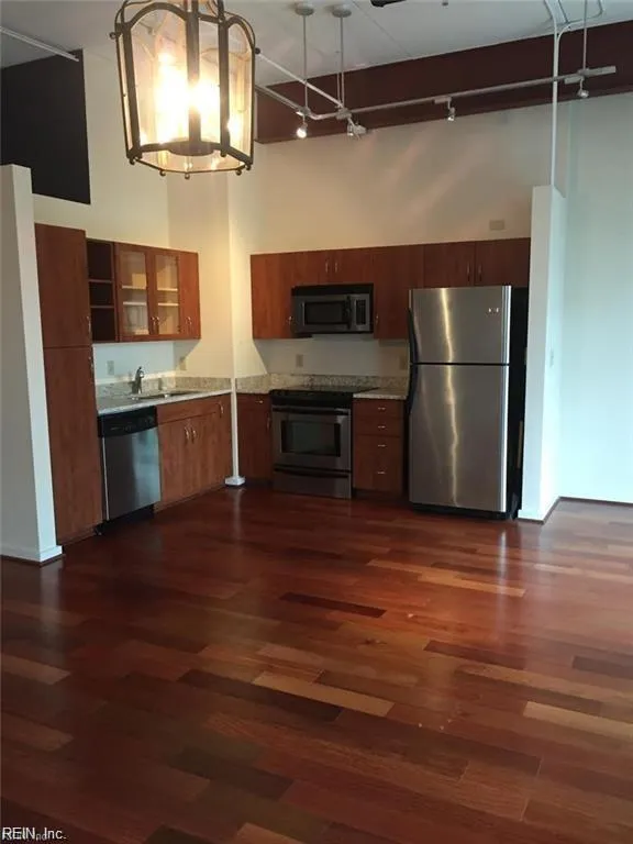 Virginia Beach, Virginia 23462, United States, 1 Bedroom Bedrooms, ,1 BathroomBathrooms,Residential,Pending,121964