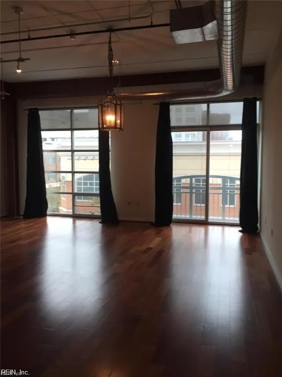 Virginia Beach, Virginia 23462, United States, 1 Bedroom Bedrooms, ,1 BathroomBathrooms,Residential,Pending,121964