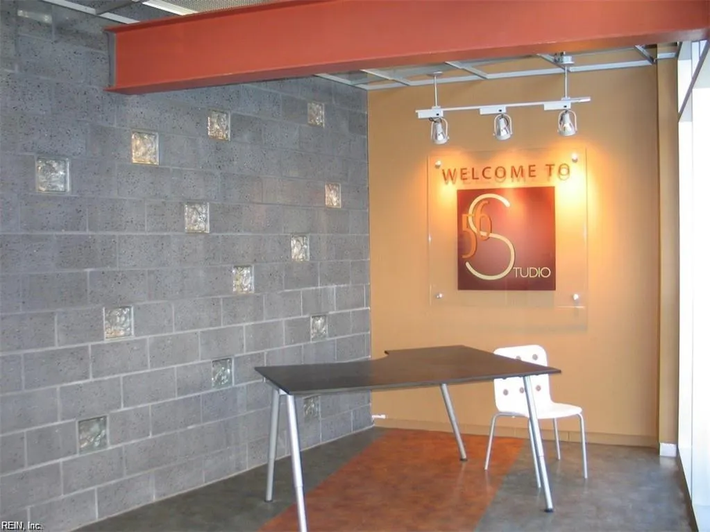 Virginia Beach, Virginia 23462, United States, 1 Bedroom Bedrooms, ,1 BathroomBathrooms,Residential,Pending,121964