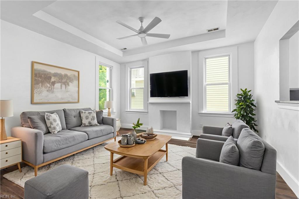 Photo of 410 W 29th Street, Norfolk, VA 23508 (MLS # 10638228)