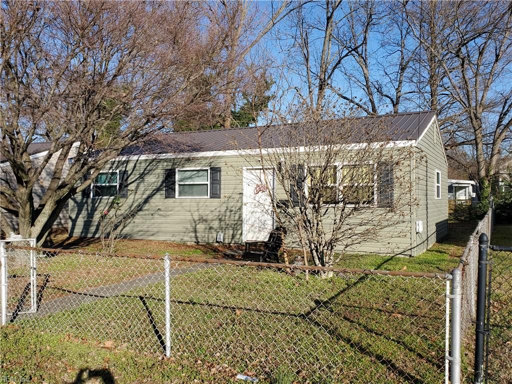 Photo of 1406 W 39th Street, Norfolk, VA 23508 (MLS # 10620403)