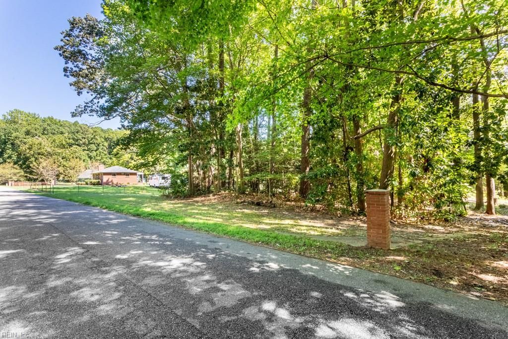 Photo of 42 Scufflefield Road, Newport News, VA 23602 (MLS # 10626312)