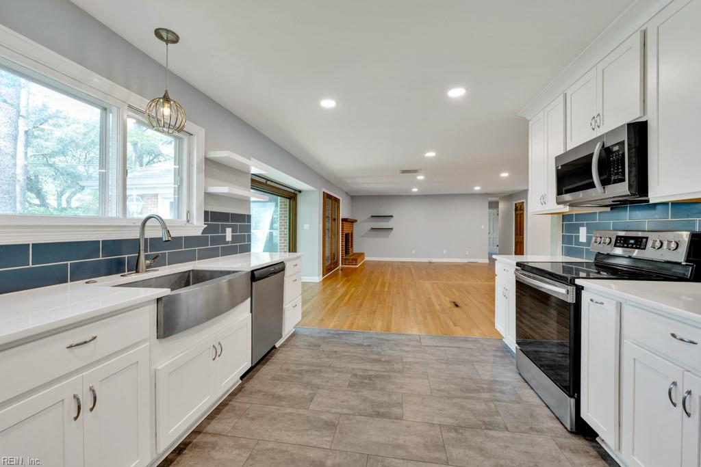 2944 Replica LN