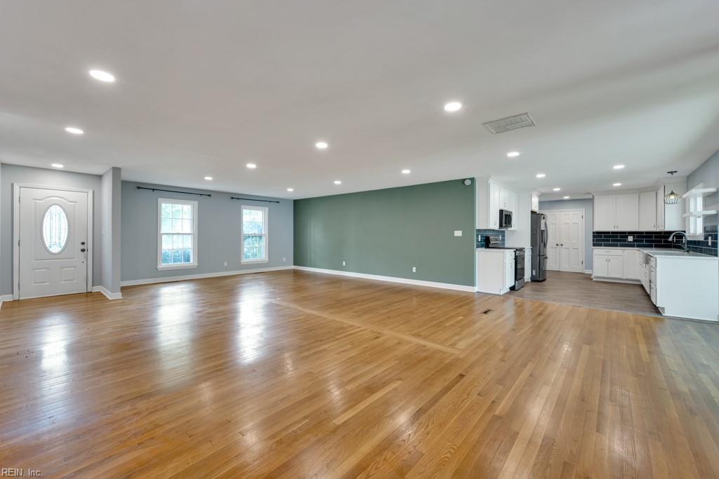 2944 Replica LN
