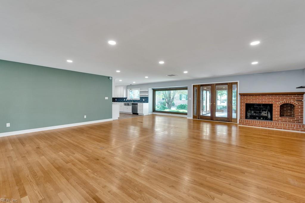 2944 Replica LN