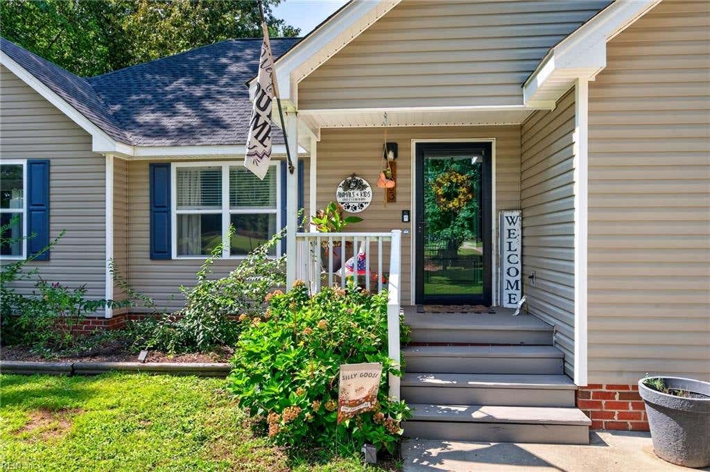 Photo of 1333 Manning Road, Suffolk, VA 23434 (MLS # 10651028)