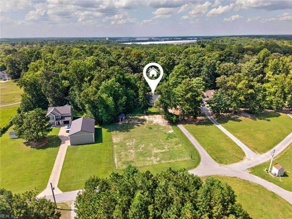 Photo of 1333 Manning Road, Suffolk, VA 23434 (MLS # 10651028)