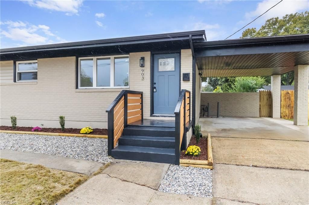 Photo of 903 Ellington Square, Portsmouth, VA 23701 (MLS # 10608044)