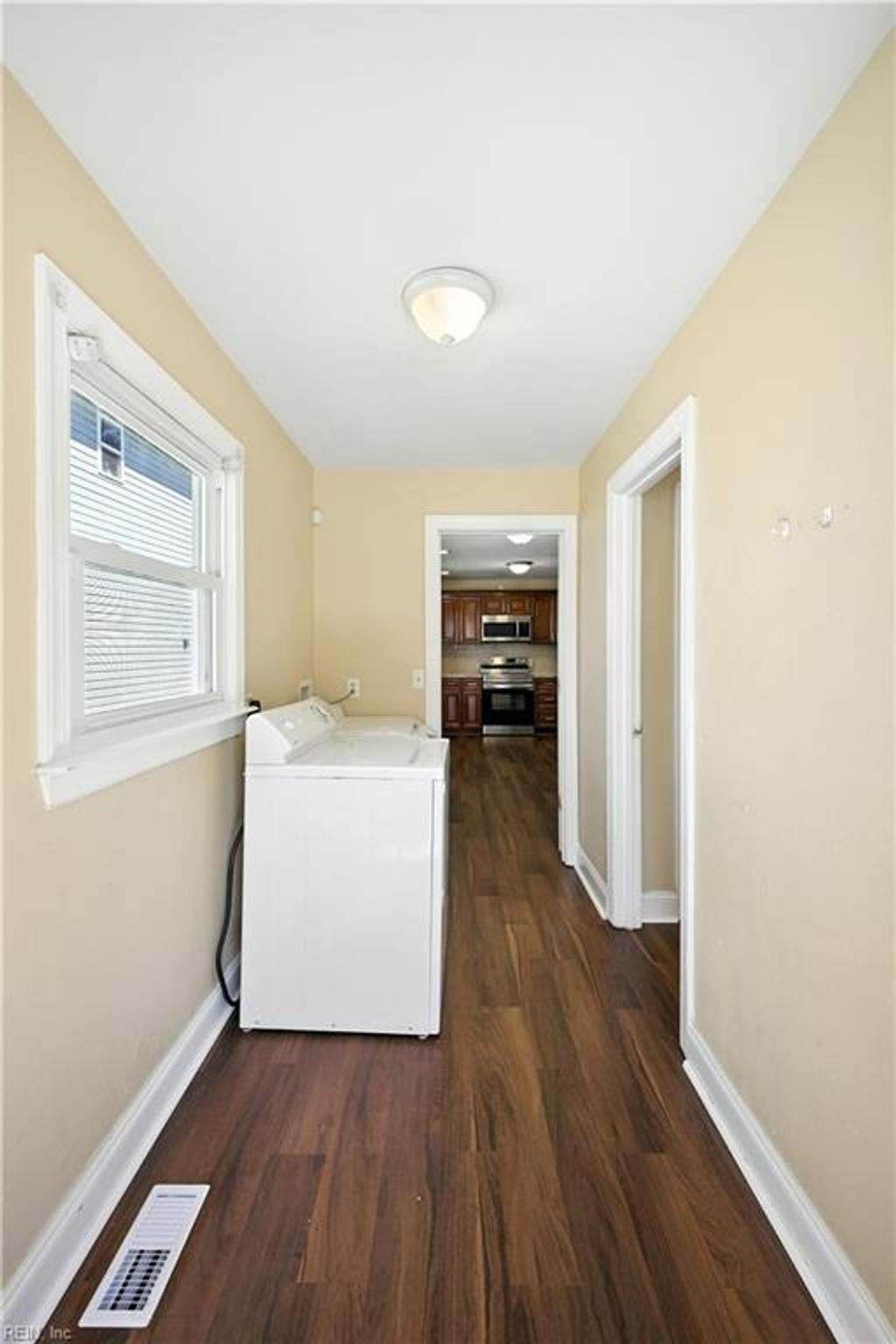Photo of 2826 Lens Avenue, Norfolk, VA 23509 (MLS # 10618480)