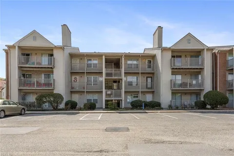 510 Thorncliff Drive Unit 302, Newport News, VA 23608 - #: 10576644