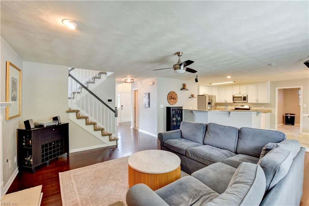 Photo of 541 Lake Crest Drive, Chesapeake, VA 23323 (MLS # 10633736)