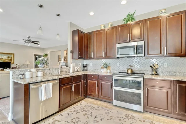 101 Sutryk Court, photo 4 of 39