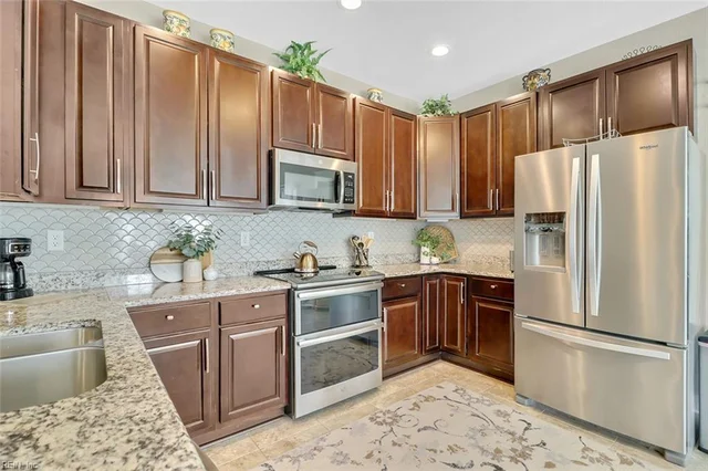101 Sutryk Court, photo 3 of 39