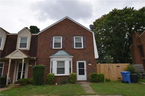 Photo of 67 King George Quay, Chesapeake, VA 23325 (MLS # 10639608)