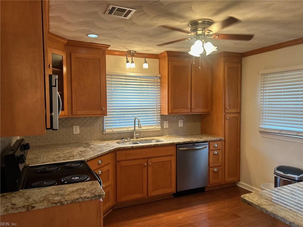 Photo of 22 Pickett Street, Hampton, VA 23669 (MLS # 10640773)