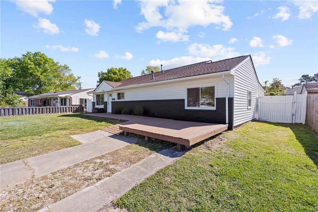 904 Aragona BLVD