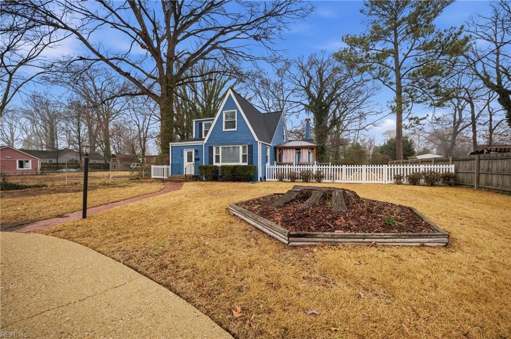 Photo of 948 Newell Avenue, Norfolk, VA 23518 (MLS # 10623715)