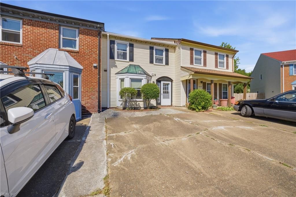 Photo of 1212 Hillock Crossing, Virginia Beach, VA 23455 (MLS # 10633692)
