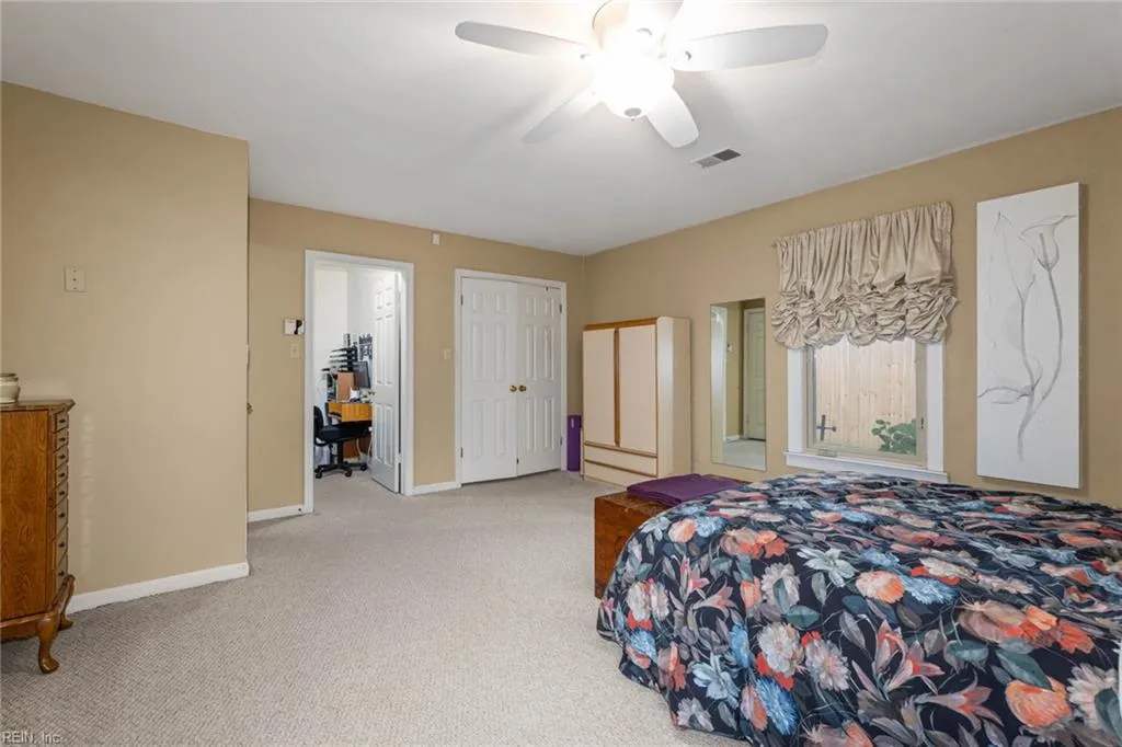 Virginia Beach, Virginia 23454, United States, 3 Bedrooms Bedrooms, ,4 BathroomsBathrooms,Residential,Pending,121997