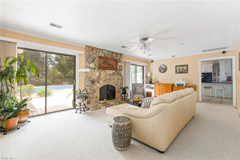 Virginia Beach, Virginia 23454, United States, 3 Bedrooms Bedrooms, ,4 BathroomsBathrooms,Residential,Pending,121997