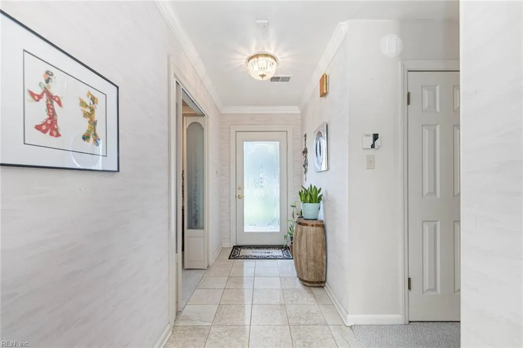 Virginia Beach, Virginia 23454, United States, 3 Bedrooms Bedrooms, ,4 BathroomsBathrooms,Residential,Pending,121997