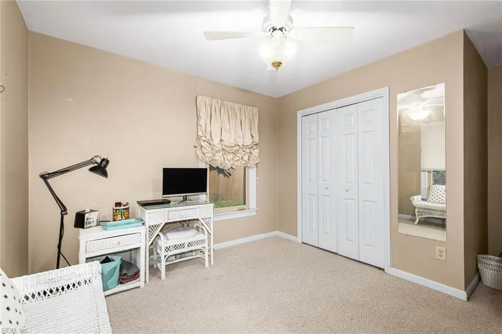 Virginia Beach, Virginia 23454, United States, 3 Bedrooms Bedrooms, ,4 BathroomsBathrooms,Residential,Pending,121997