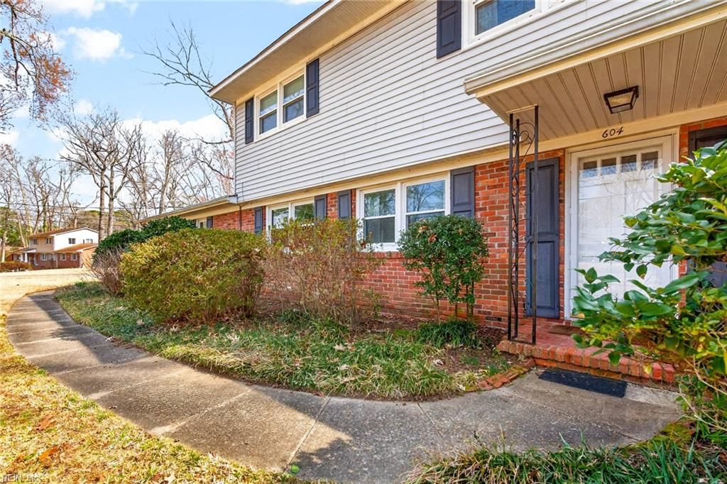 Photo of 604 Kings Grant Road, Virginia Beach, VA 23452 (MLS # 10621580)