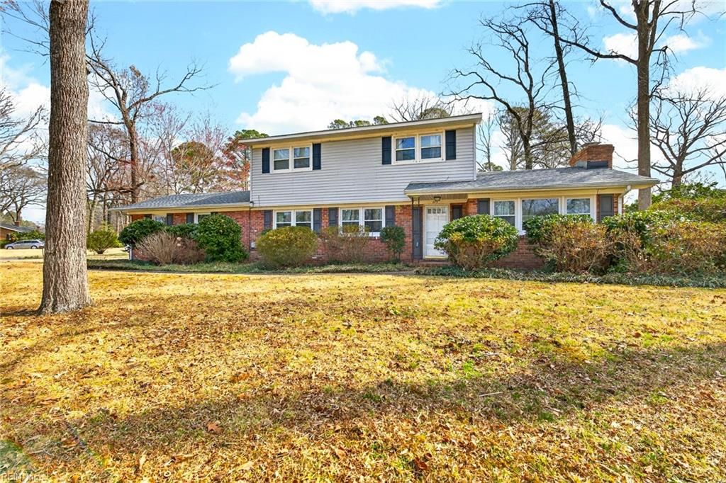 Photo of 604 Kings Grant Road, Virginia Beach, VA 23452 (MLS # 10621580)