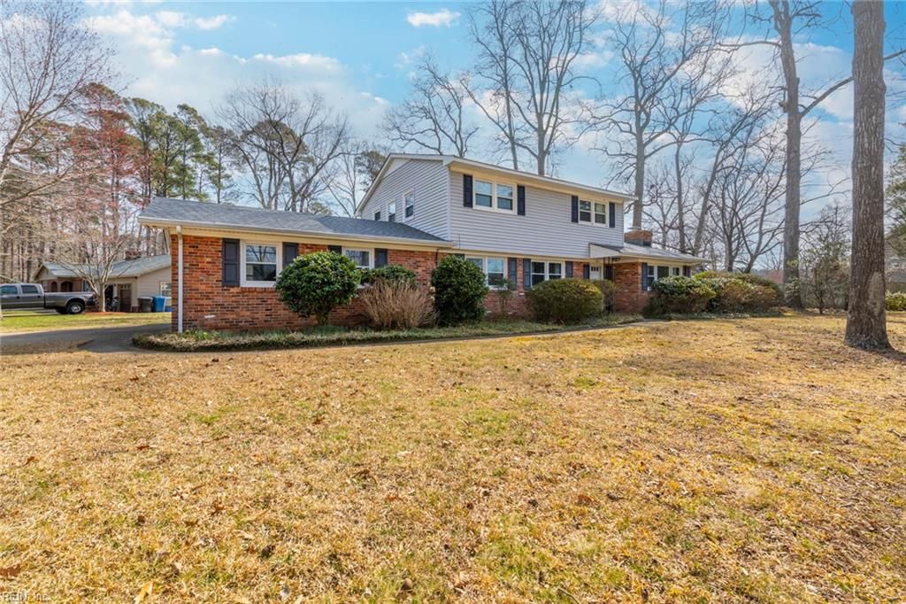 Photo of 604 Kings Grant Road, Virginia Beach, VA 23452 (MLS # 10621580)