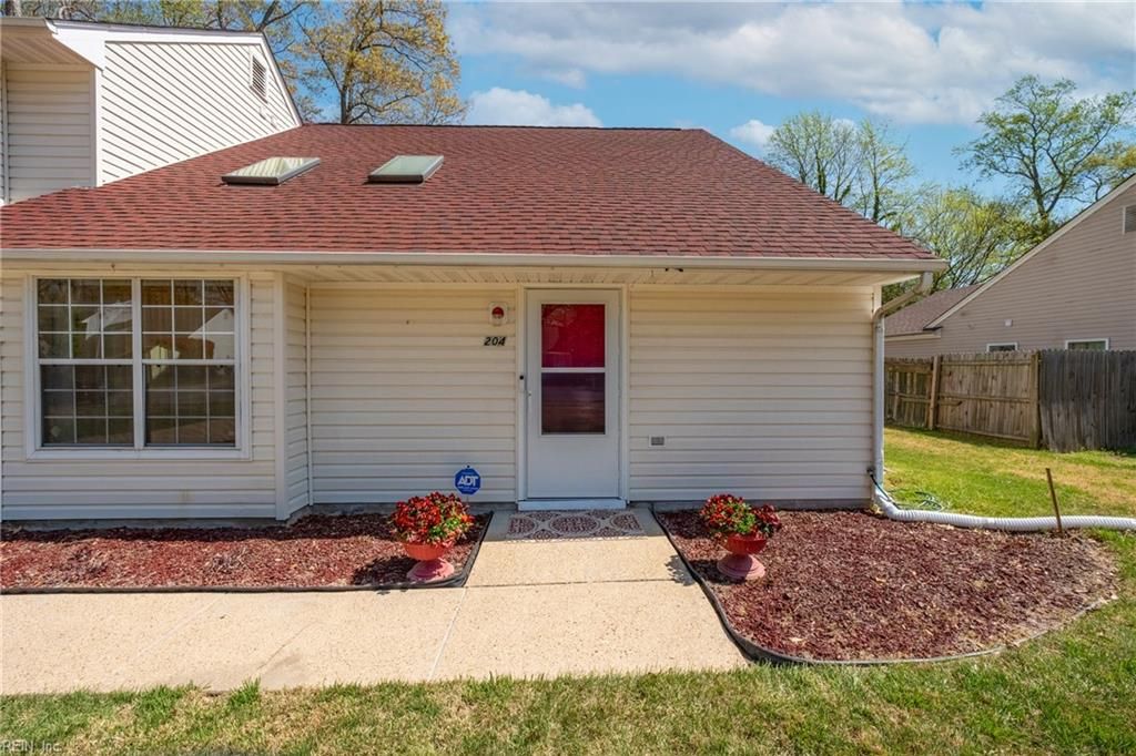 Photo of 204 Springdale Way, Hampton, VA 23666 (MLS # 10637441)