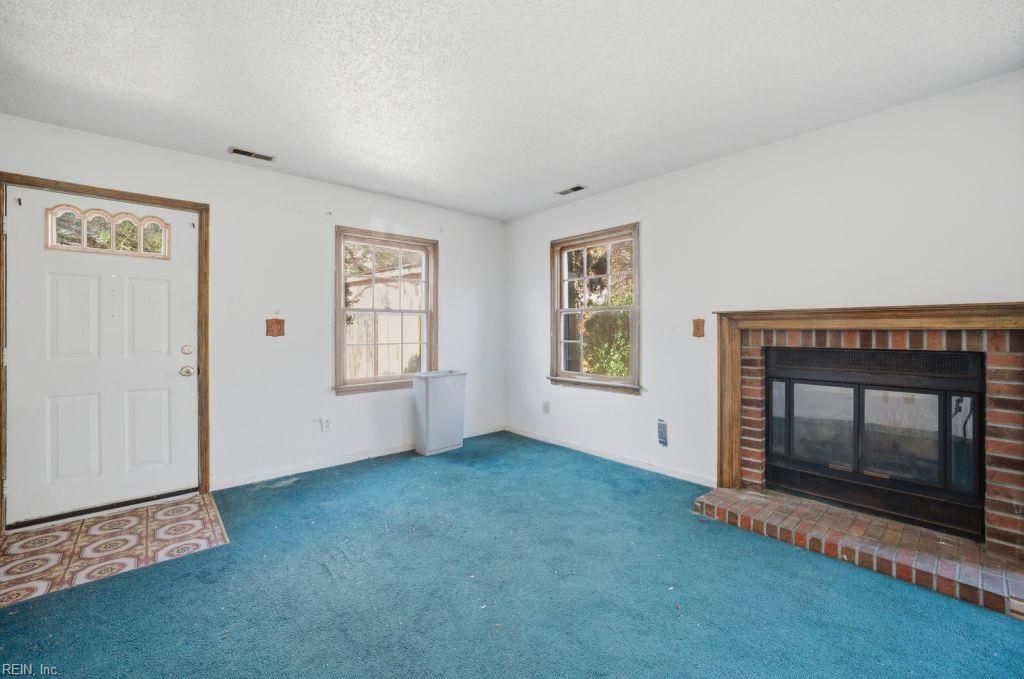 Photo of 10 Warwick Circle, Chesapeake, VA 23320 (MLS # 10621219)