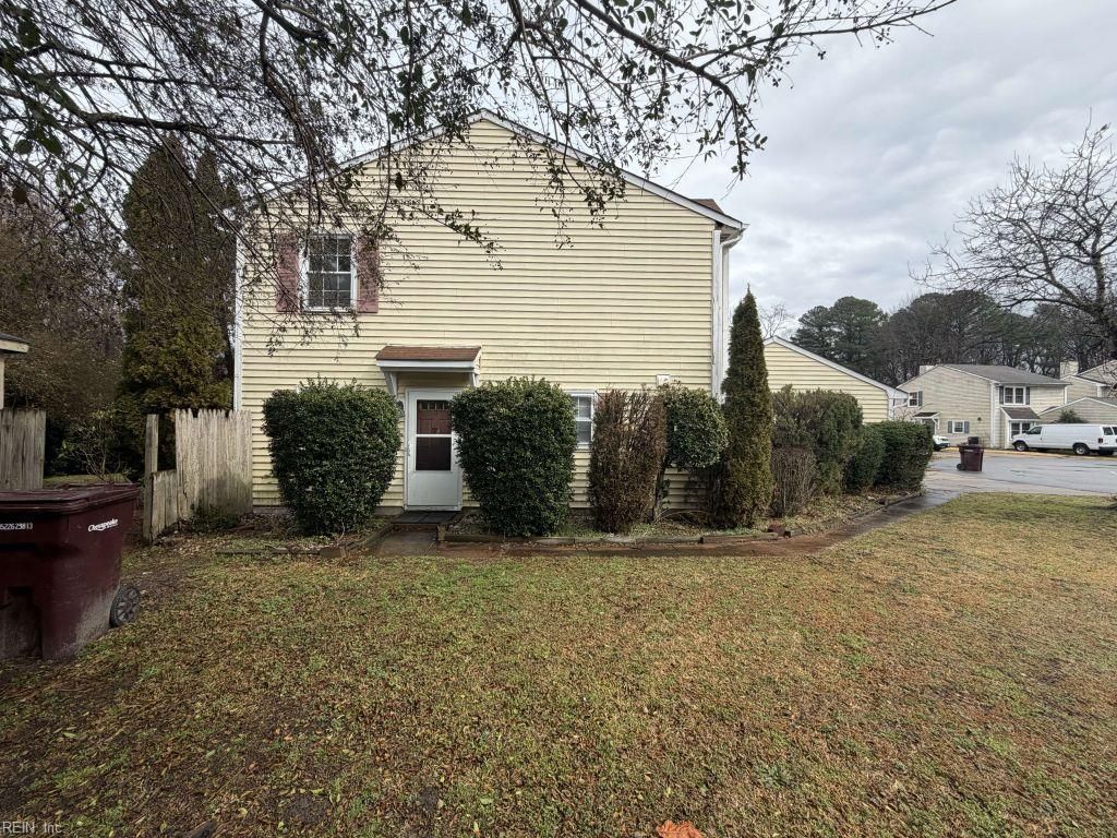Photo of 10 Warwick Circle, Chesapeake, VA 23320 (MLS # 10621219)