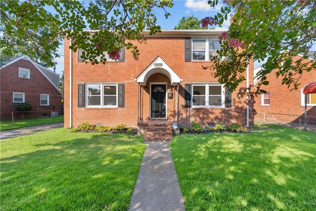 Photo of 1305 Merrimac Avenue, Norfolk, VA 23504 (MLS # 10649258)