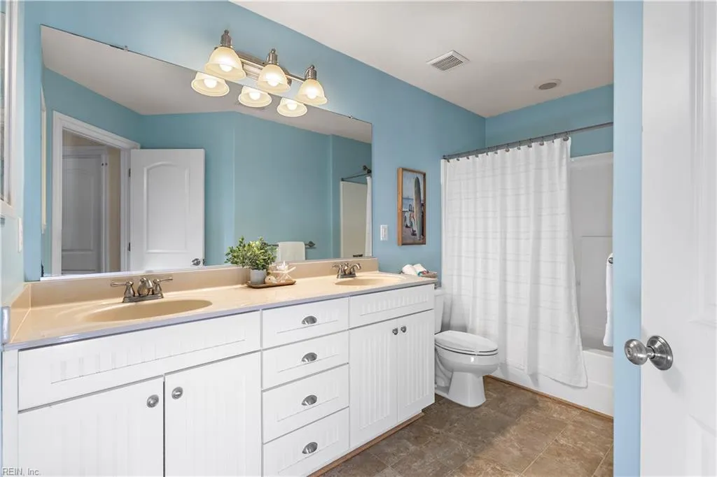 Virginia Beach, Virginia 23456, United States, 4 Bedrooms Bedrooms, ,3 BathroomsBathrooms,Residential,Active,96111