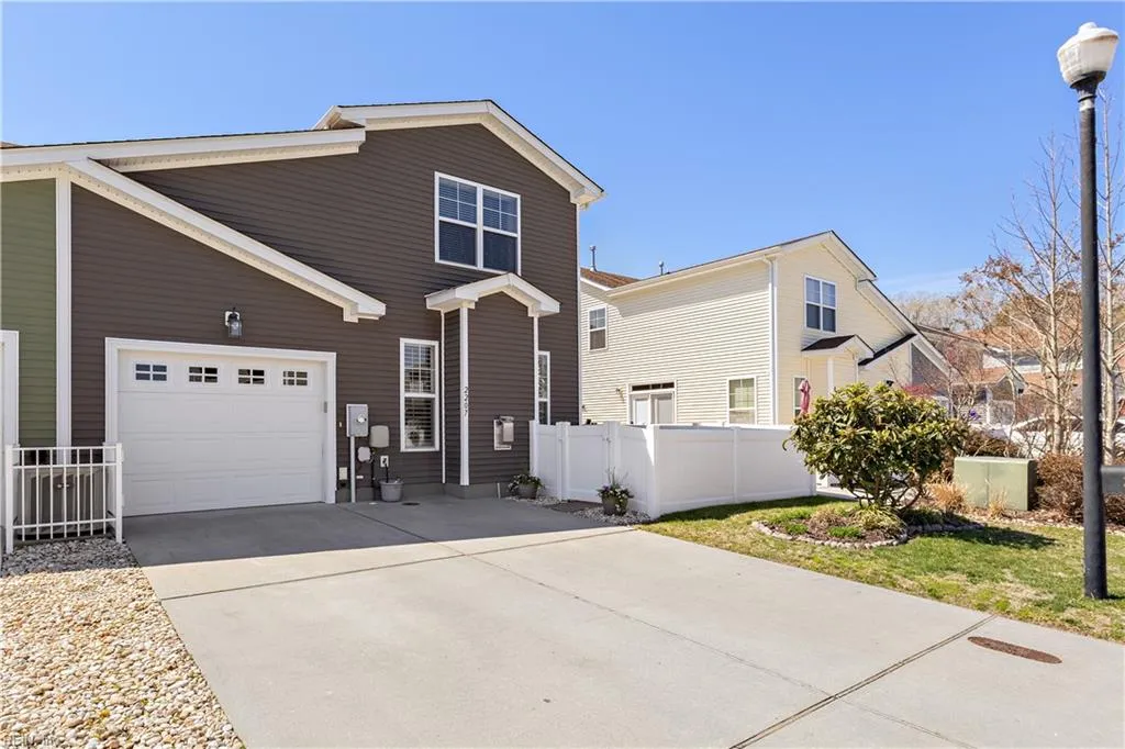 Virginia Beach, Virginia 23456, United States, 4 Bedrooms Bedrooms, ,3 BathroomsBathrooms,Residential,Active,96111